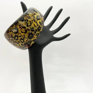 LUCITE BANGLE BRACELET, ANIMAL LEOPARD PRINT CONFETTI GLITTER CHUNKY JEWELRY 70s